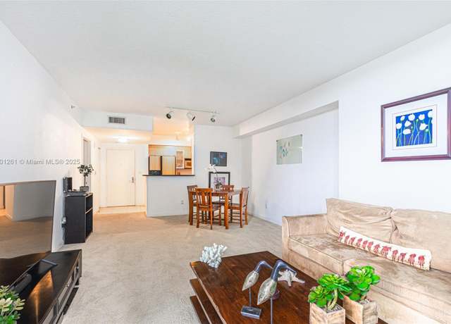 Property at 335 S Biscayne Blvd #902, Miami, FL 33131, 1 bed, 1 bath