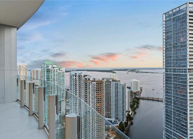 Property at 300 Biscayne Blvd Way #4007, Miami, FL 33130, 3 beds, 2.5 baths