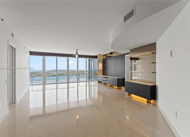 Property at 450 Alton Rd #2703, Miami Beach, FL 33139, 3 beds, 3 baths