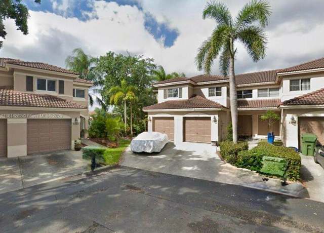 Property at 2388 NW 97th Way, Pembroke Pines, FL 33024, 3 beds, 2.5 baths