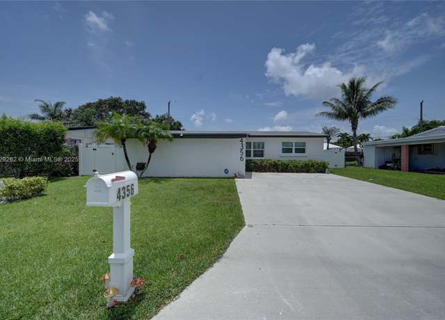 Property at 4356 S Mary Cir, Palm Beach Gardens, FL 33410, 3 beds, 2 baths