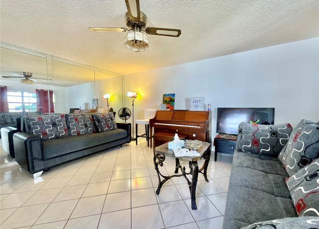 Property at 371 Burgundy H Unit H, Delray Beach, FL 33484, 2 beds, 2 baths