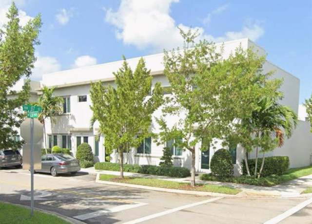 Property at 6670 NW 103rd Path #1, Doral, FL 33178, 3 beds, 2.5 baths