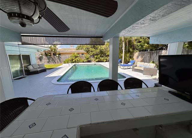 Property at 3407 Beacon St, Pompano Beach, FL 33062, 4 beds, 4.5 baths