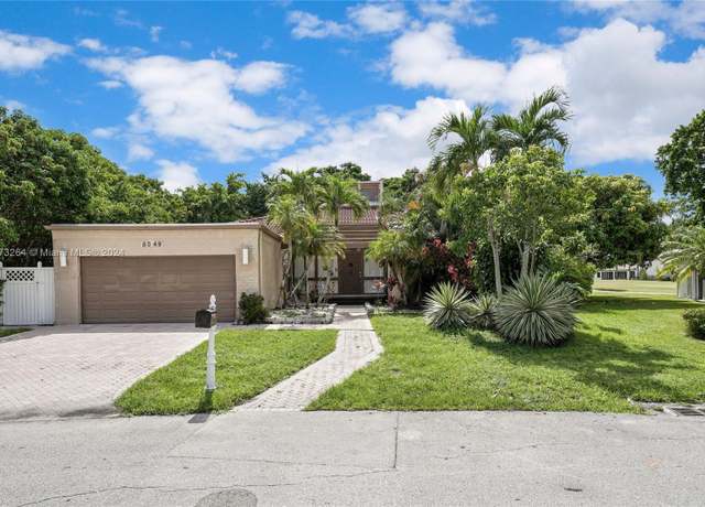 Property at 8049 Buttonwood Cir, Tamarac, FL 33321, 3 beds, 2.5 baths