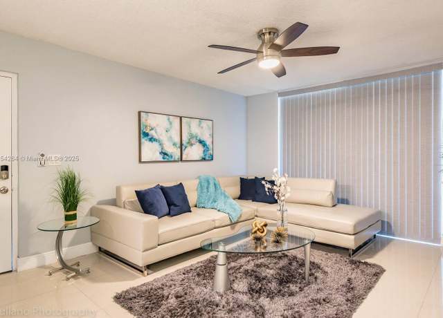 Property at 11165 SW 6th St #105, Pembroke Pines, FL 33025, 1 bed, 1 bath