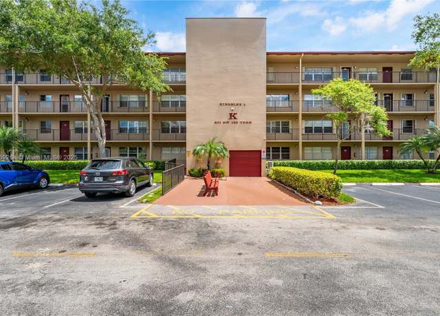 Property at 801 SW 133rd Ter Unit 305K, Pembroke Pines, FL 33027, 2 beds, 1.5 baths