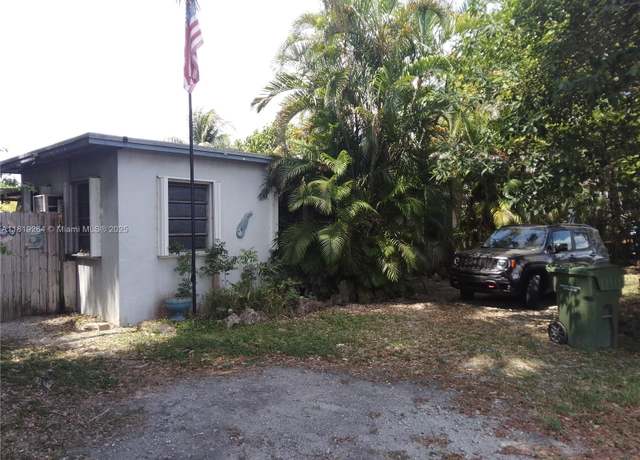 Property at 622 NE 11th St, Homestead, FL 33030, 3 beds, 1 bath