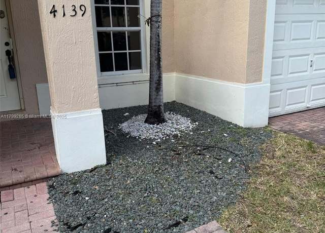 Property at 4139 NE 26th St, Homestead, FL 33033, 3 beds, 2.5 baths