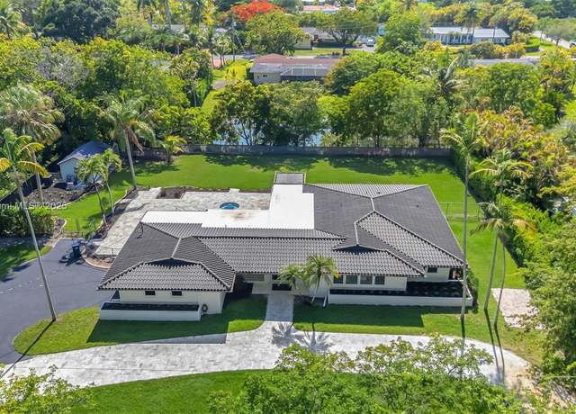 Property at 11230 SW 69th Ct, Pinecrest, FL 33156, 3 beds, 3 baths