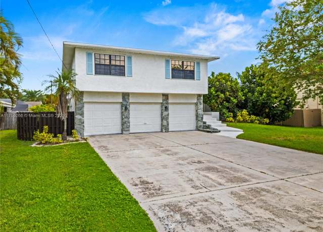 Property at 1731 Clearwater Harbor Dr, Largo, FL 33770, 5 beds, 3 baths