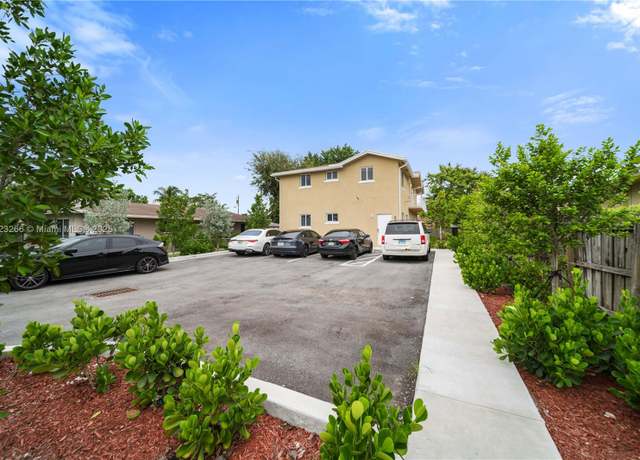 Property at 2311 Scott St, Hollywood, FL 33020, 8 beds, 8 baths