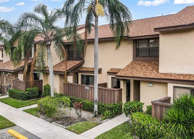 Property at 3952 Cocoplum Cir Unit E, Coconut Creek, FL 33063, 2 beds, 2.5 baths