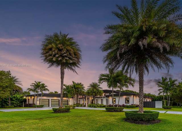 Property at 9150 SW 124th St, Miami, FL 33176, 6 beds, 7 baths