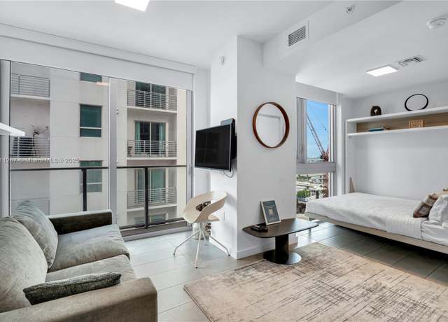 Property at 227 NE 2nd St #2208, Miami, FL 33132, 1 bath
