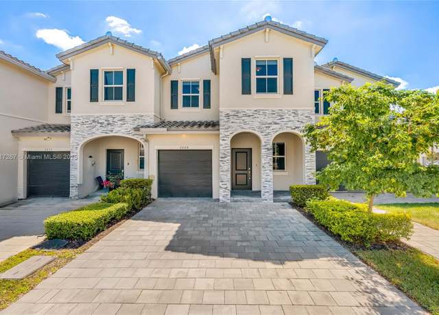 Property at 2608 SE 11th Ct #2608, Homestead, FL 33035, 3 beds, 2.5 baths