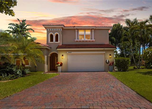 Property at 2603 SW 130th Ter, Miramar, FL 33027, 4 beds, 3.5 baths