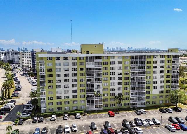 Property at 4400 Hillcrest Dr Unit 720C, Hollywood, FL 33021, 2 beds, 2 baths