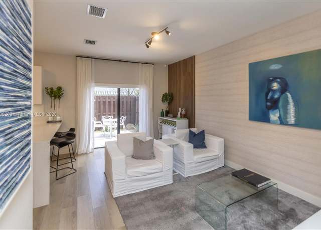 Property at 979 NE 211th St #979, Miami, FL 33179, 3 beds, 2.5 baths
