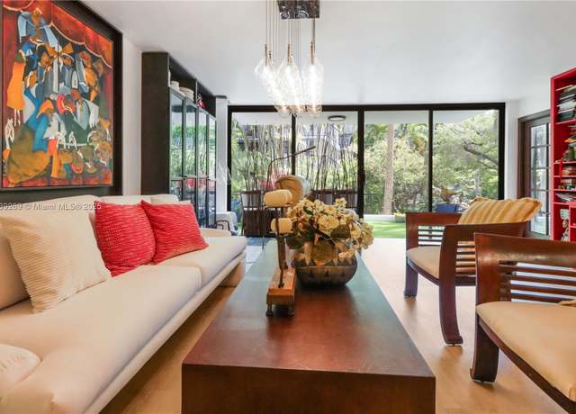 Property at 101 Ocean Lane Dr #1017, Key Biscayne, FL 33149, 3 beds, 2 baths