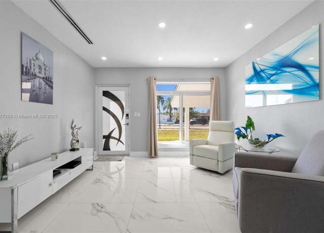 Property at 9025 SW 56th St, Miami, FL 33165, 6 beds, 5 baths