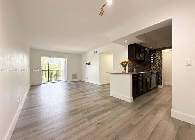Property at 1601 S Flagler Dr Unit 211O, West Palm Beach, FL 33401, 1 bed, 1 bath