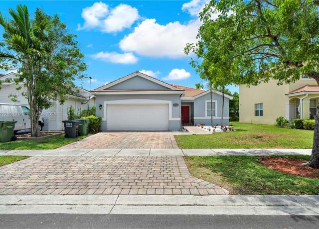 Property at 3472 NE 2nd St, Homestead, FL 33033, 3 beds, 2.5 baths