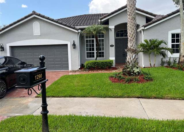 Property at 1290 Ginger Cir, Weston, FL 33326, 5 beds, 2.5 baths