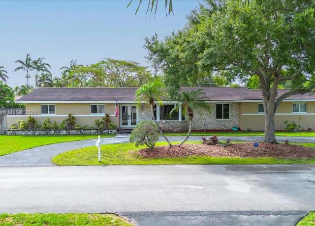 Property at 9750 SW 143rd Dr, Miami, FL 33176, 4 beds, 2.5 baths