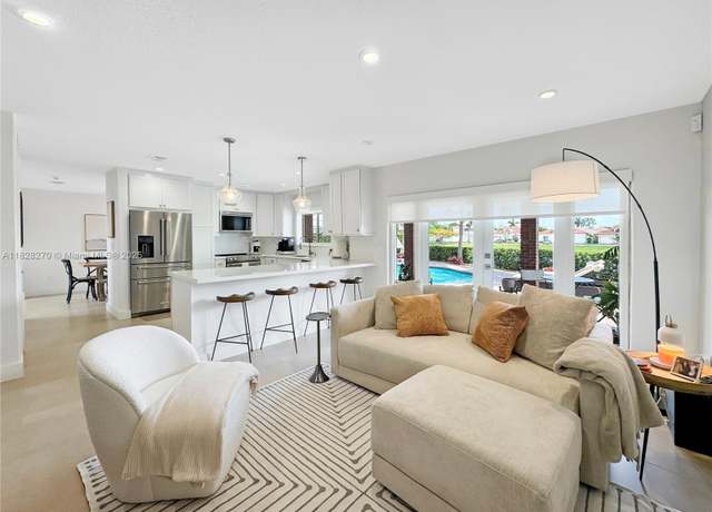 Property at 15863 SW 55th Ter, Miami, FL 33185, 4 beds, 3 baths