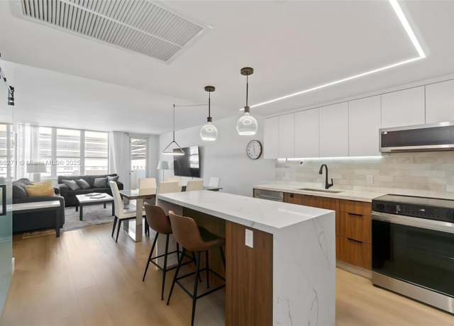Property at 100 Lincoln Rd #908, Miami Beach, FL 33139, 1 bed, 2 baths