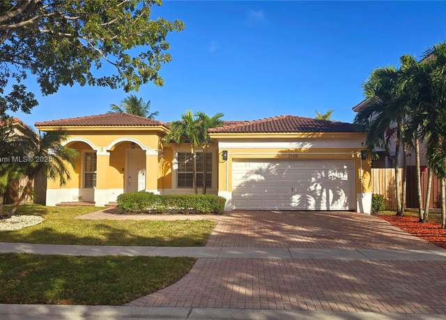 Property at 2105 NE 40th Ave, Homestead, FL 33033, 3 beds, 2.5 baths