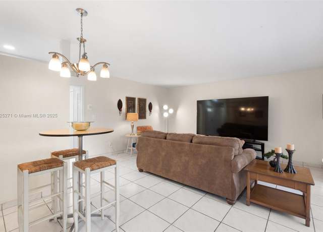 Property at 11247 SW 169th St Unit V4832, Miami, FL 33157, 1 bed, 1.5 baths