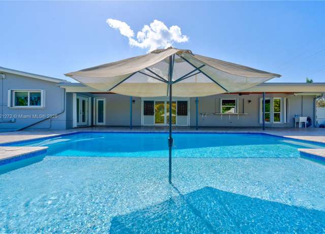 Property at 9641 SW 94th St, Miami, FL 33176, 4 beds, 2 baths