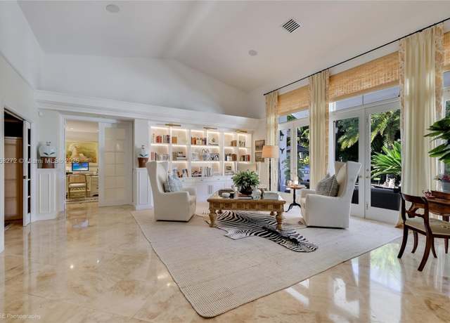 Property at 8431 SW 100th St, Miami, FL 33156, 5 beds, 4 baths