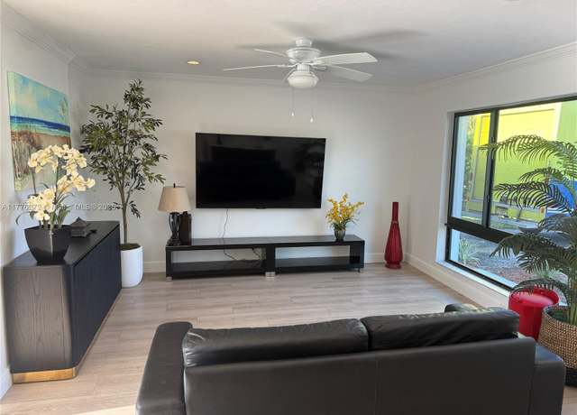 Property at 5001 NE 23rd Ave, Lighthouse Point, FL 33064, 4 beds, 3 baths