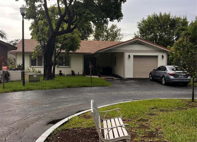 Property at 2213 Nova Village Dr, Davie, FL 33317, 3 beds, 2 baths