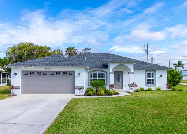Property at 2529 SE 20th Pl, Cape Coral, FL 33904, 4 beds, 2 baths