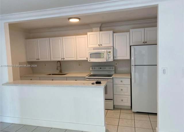 Property at 4670 NW 79th Ave Unit 1H, Doral, FL 33166, 2 beds, 2 baths