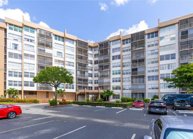 Property at 1000 Saint Charles Pl #319, Pembroke Pines, FL 33026, 2 beds, 2 baths