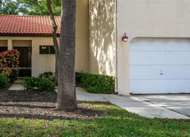 Property at 9 Via De Casas Sur #103, Boynton Beach, FL 33426, 2 beds, 2 baths