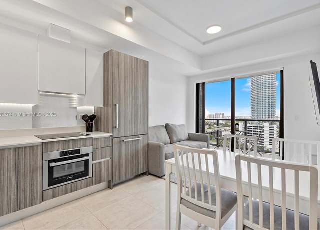 Property at 239 SW 9th St #1704, Miami, FL 33130, 1 bed, 1 bath