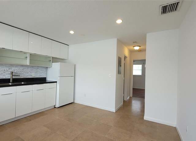 Property at 524 Washington Ave #312, Miami Beach, FL 33139, 1 bed, 1 bath