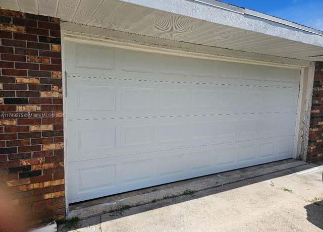 Property at 120 SE Caprona Ave, Port St Lucie, FL 34983, 3 beds, 2 baths