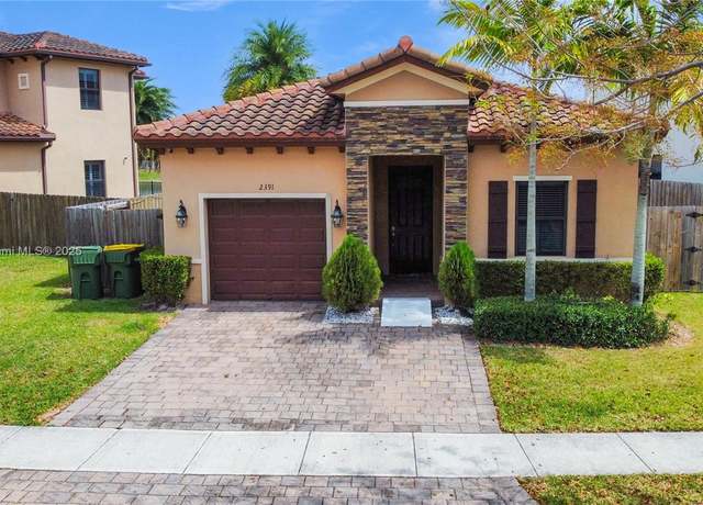 Property at 2391 NE 2nd Dr, Homestead, FL 33033, 4 beds, 2 baths