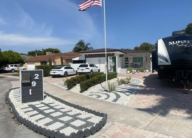 Property at 291 Cir Dr, Hialeah, FL 33010, 3 beds, 2 baths