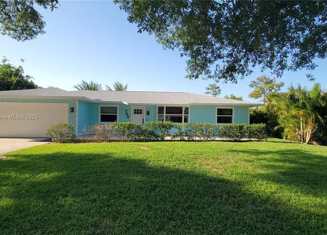 Property at 744 Lake Dr, Sebastian, FL 32958, 3 beds, 1.5 baths