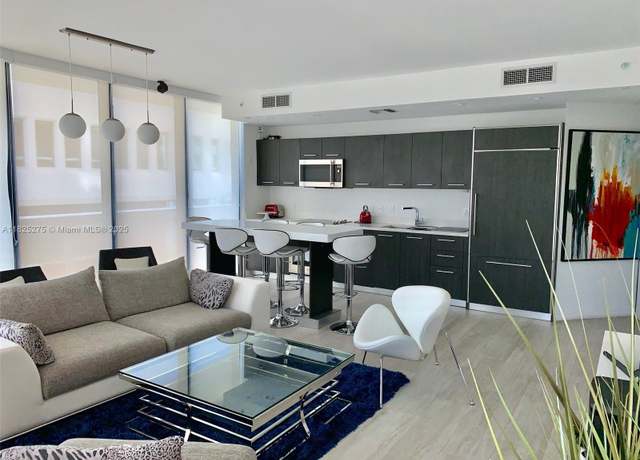 Property at 55 SW 9th St #2706, Miami, FL 33130, 2 beds, 2 baths