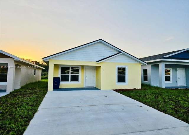 Property at 1443 Las Villas Blvd, Sebring, FL 33870, 3 beds, 2 baths