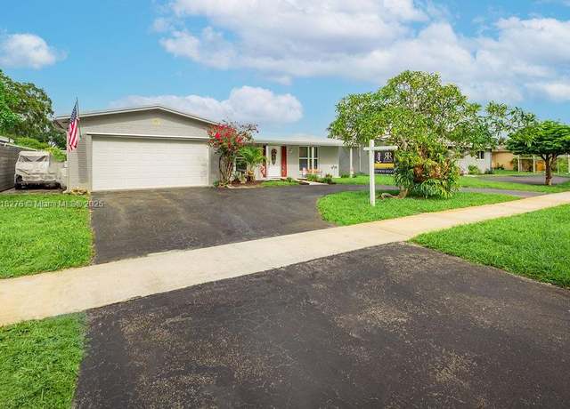 Property at 1801 N 55th Ave, Hollywood, FL 33021, 4 beds, 2 baths
